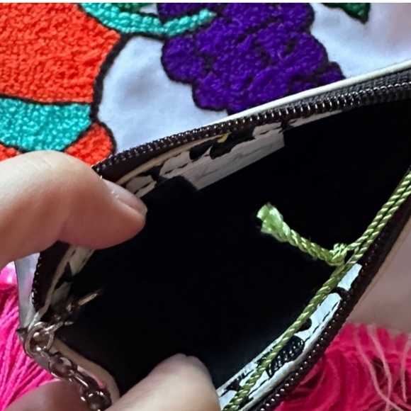 Vera Bradley Black and Yellow Floral Slim Coin Purse NWT - Picture 3 of 3